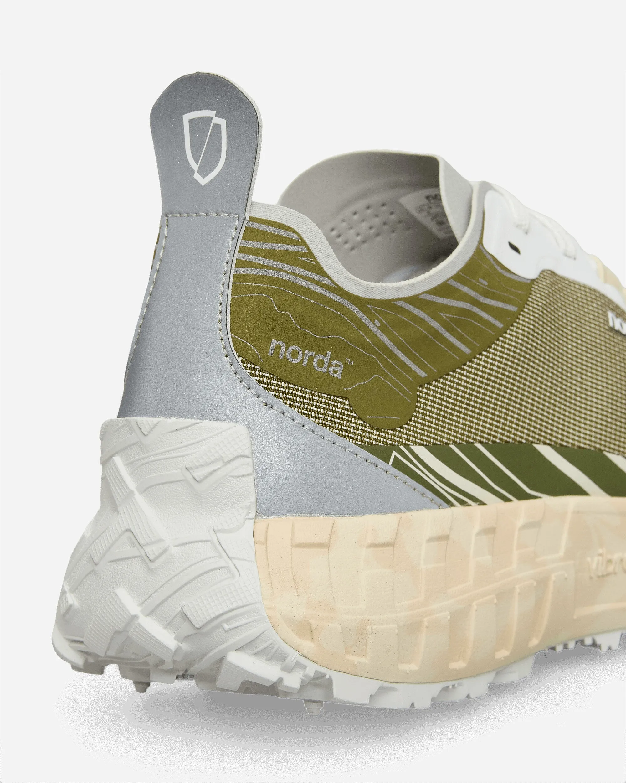001 Chaussures de Sport Glitch