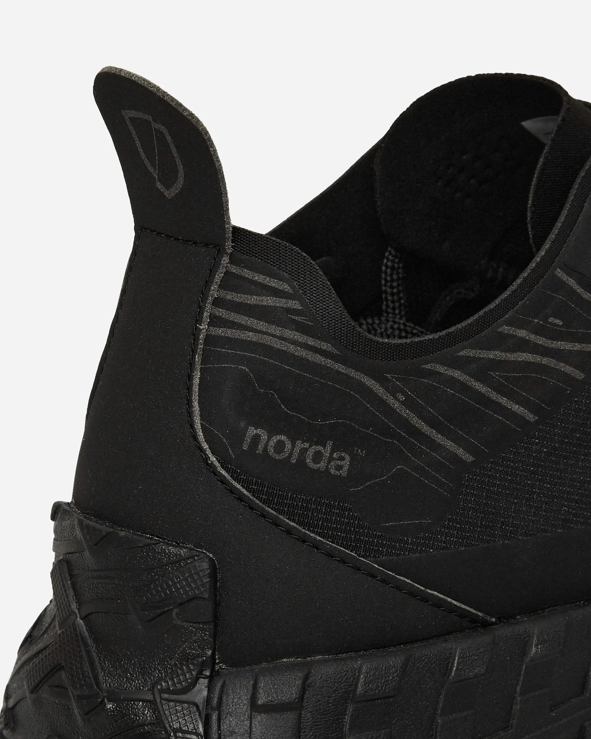 001 Sneakers Noir Furtif
