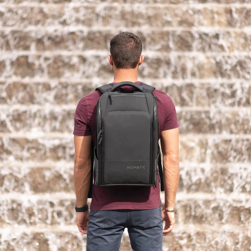 Sac Nomatic Travel Pack (V2) - Le sac de voyage le plus fonctionnel jamais créé