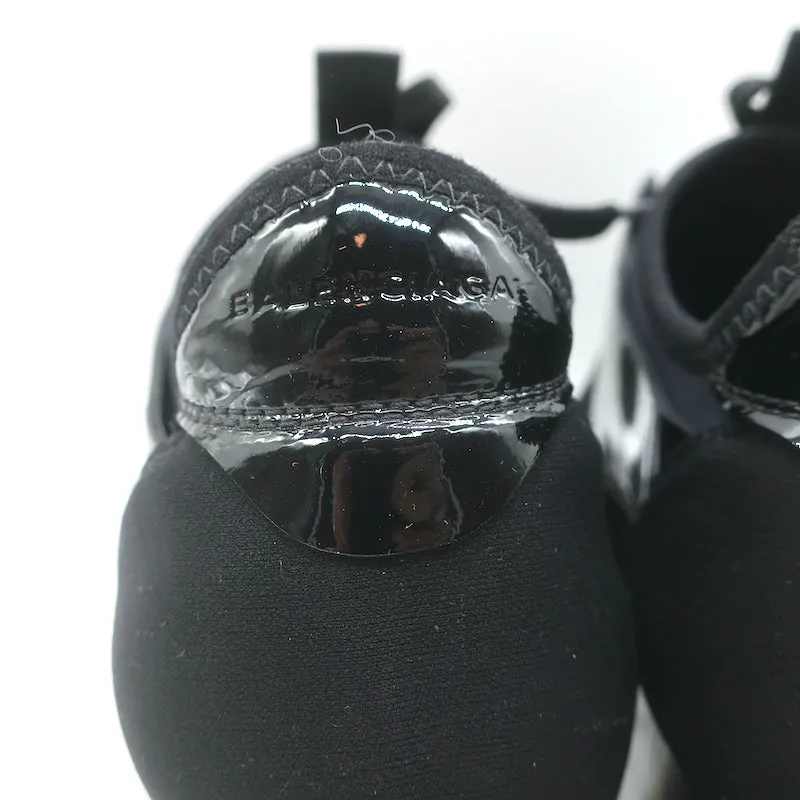 Balenciaga Race Runner Sneakers Basses en Néoprène et Cuir Verni Noir Taille 37