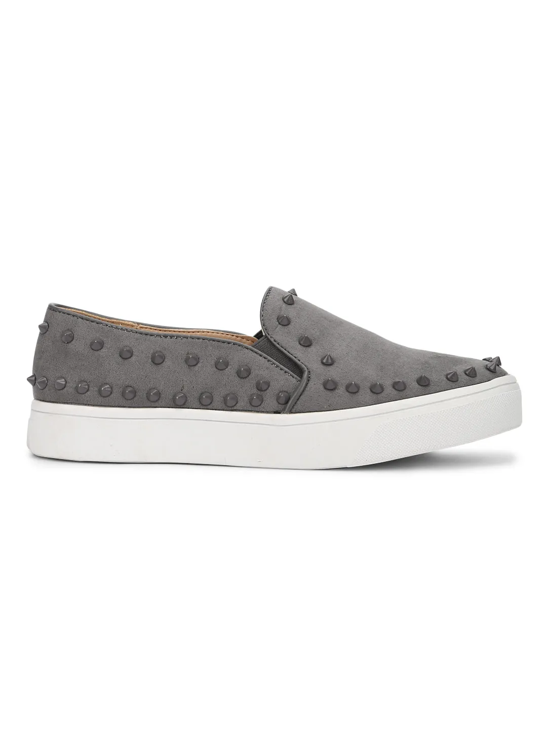 Baskets à enfiler en daim gris cloutées