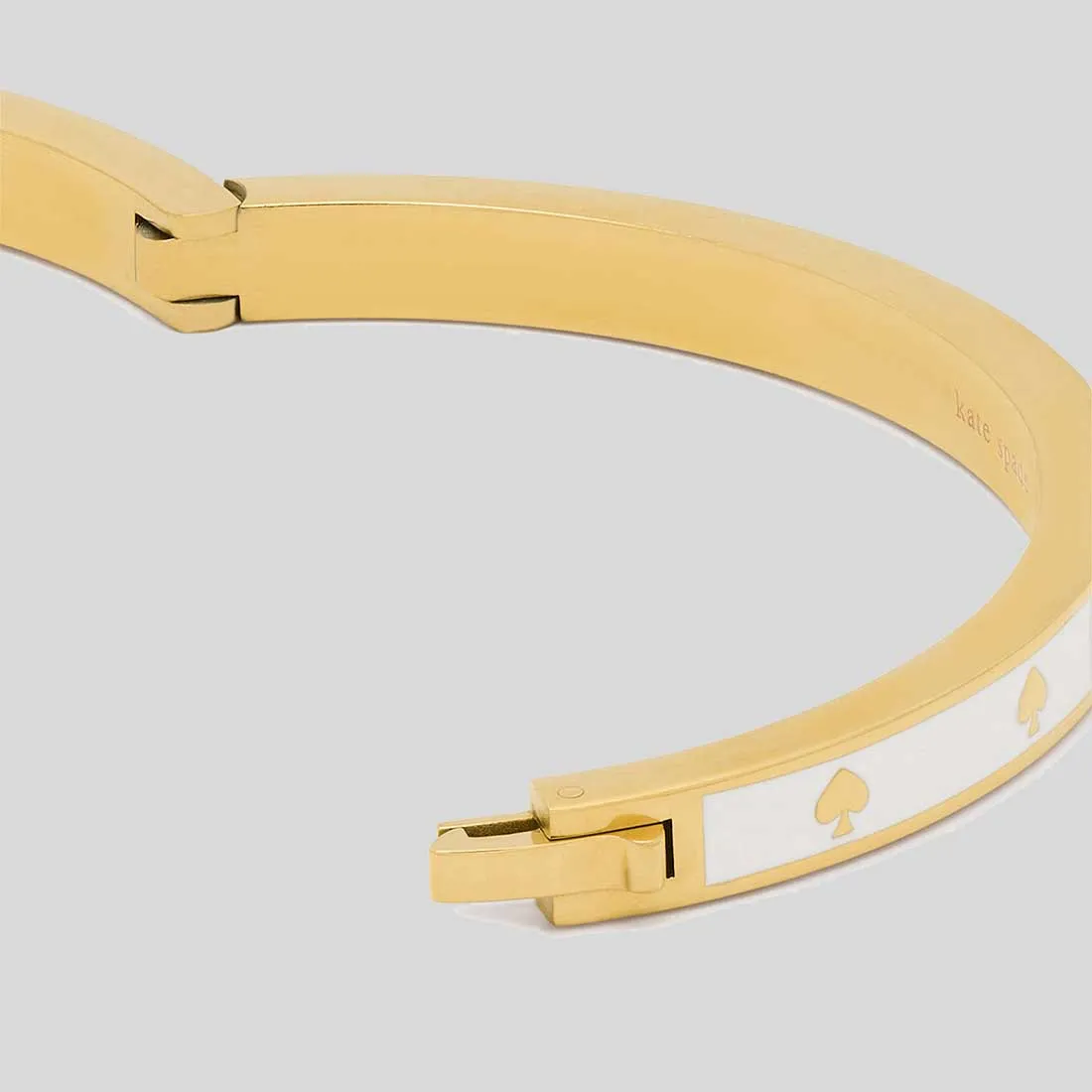 Kate Spade Bags KATE SPADE Bracelet à Charnière Émaillé Spot The Spade Blanc KJ727