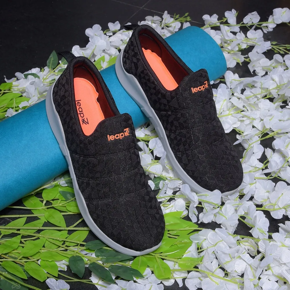 Chaussures décontractées sans lacets Leap7x Noir pour femmes AVILA-96 par Liberty