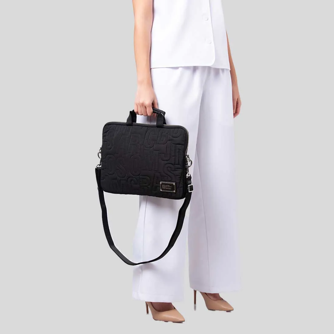 Marc Jacobs Sacs MARC JACOBS Nylon Logo Matelassé Sac pour Ordinateur Portable 13 Pouces Noir 4S4SCP001S02