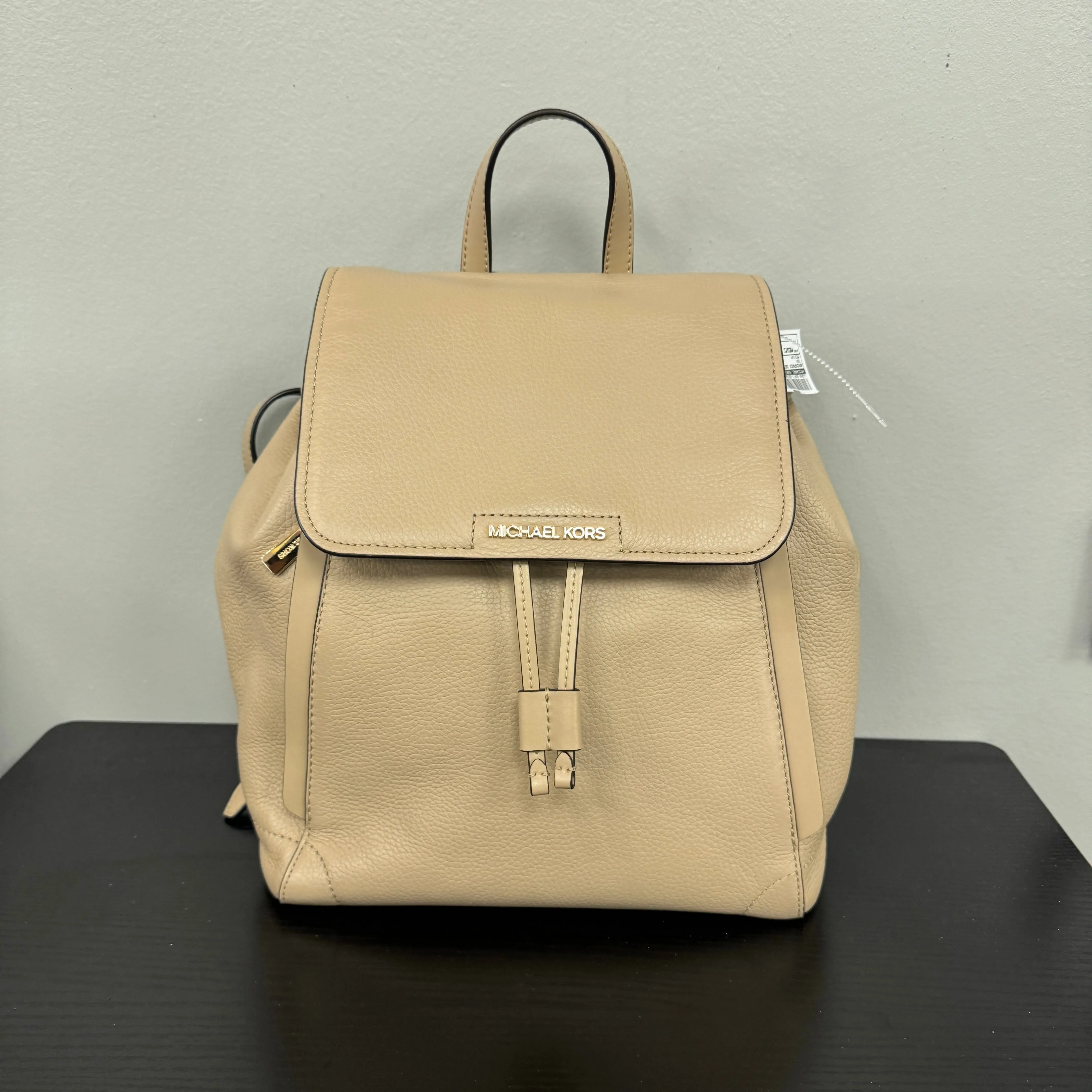Sac à dos designer Michael Kors par Michael Kors en couleur beige, taille : Moyenne