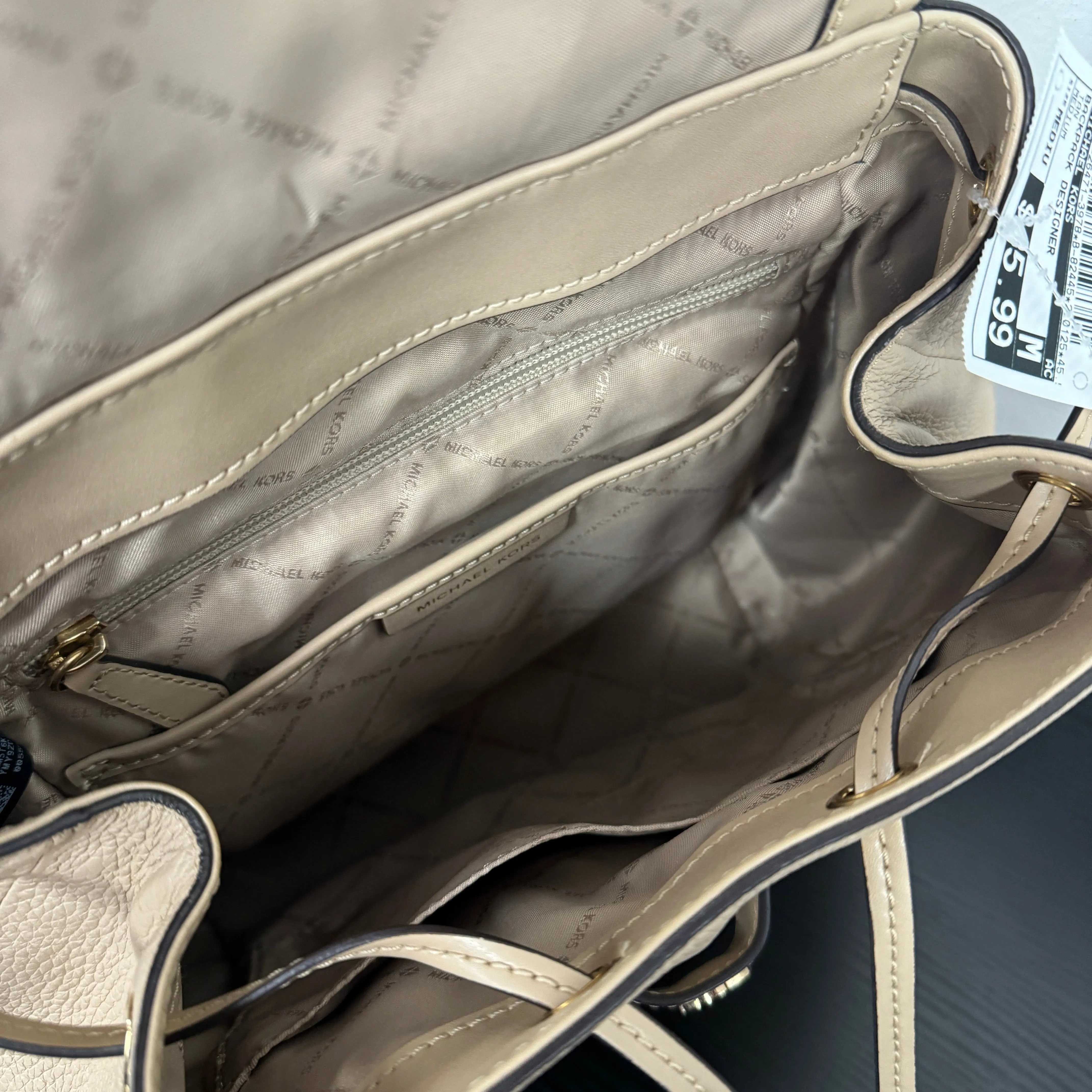 Sac à dos designer Michael Kors par Michael Kors en couleur beige, taille : Moyenne