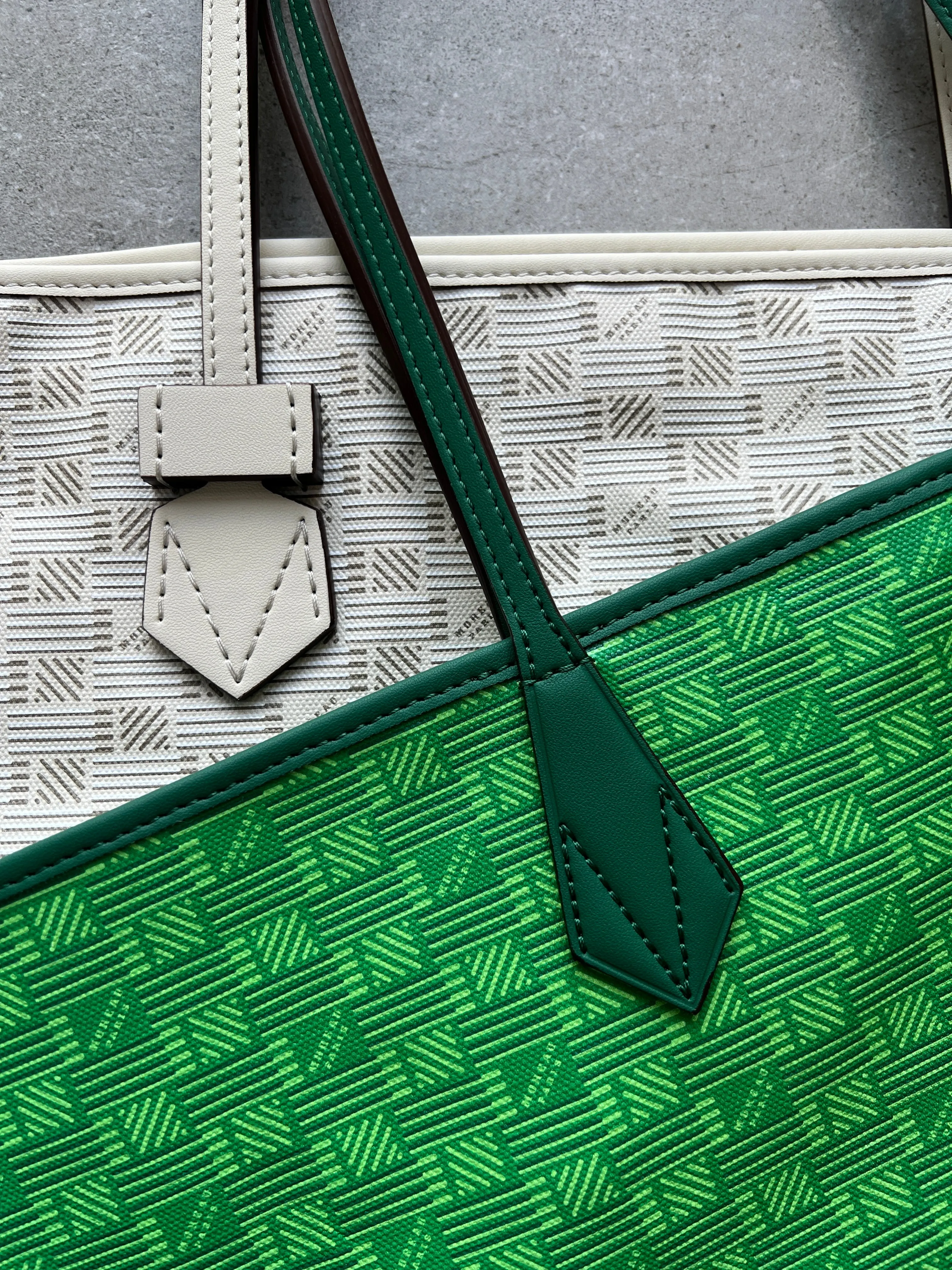 NOUVEAU Saint Tropez Sac à bandoulière ouvert GM, Sacs Moreau vert
