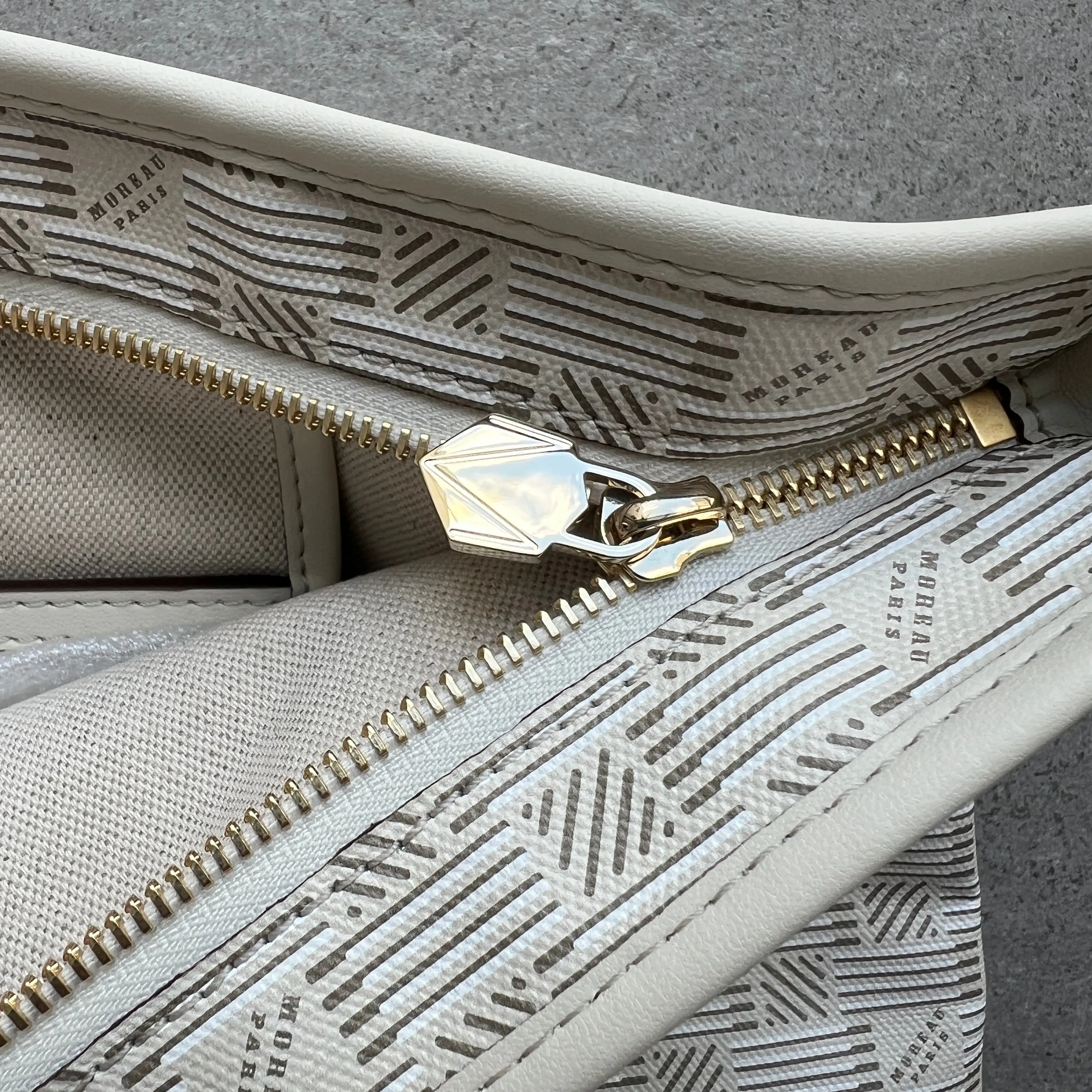 nouveau Saint Tropez Zip Tote GM, Champagne Moreau Sacs