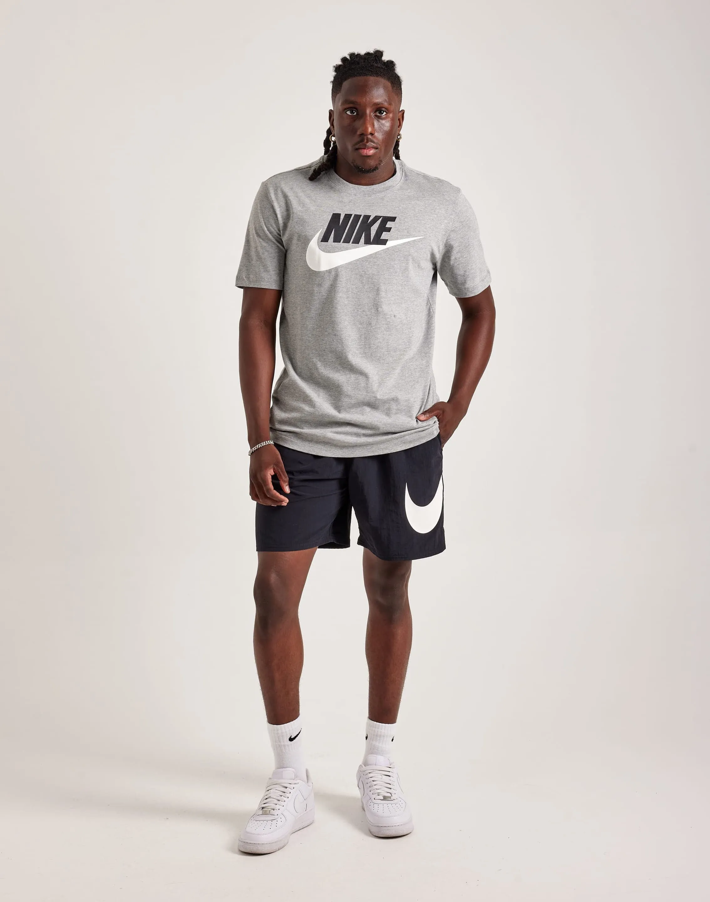 T-shirt Nike Icon Futura