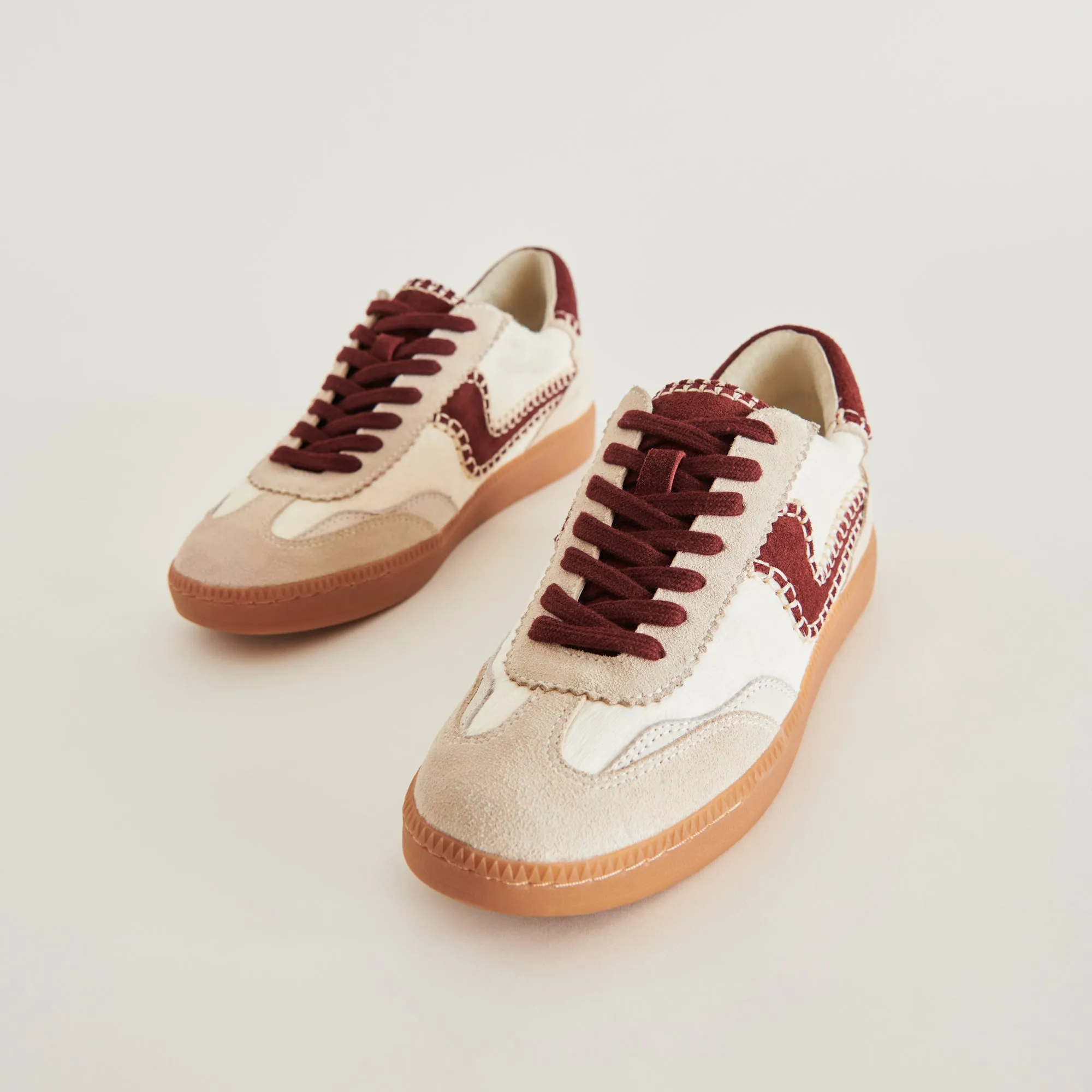 AVIS CHAUSSURES STITCH BLANCHES ROUGES EN POIL DE VEAU