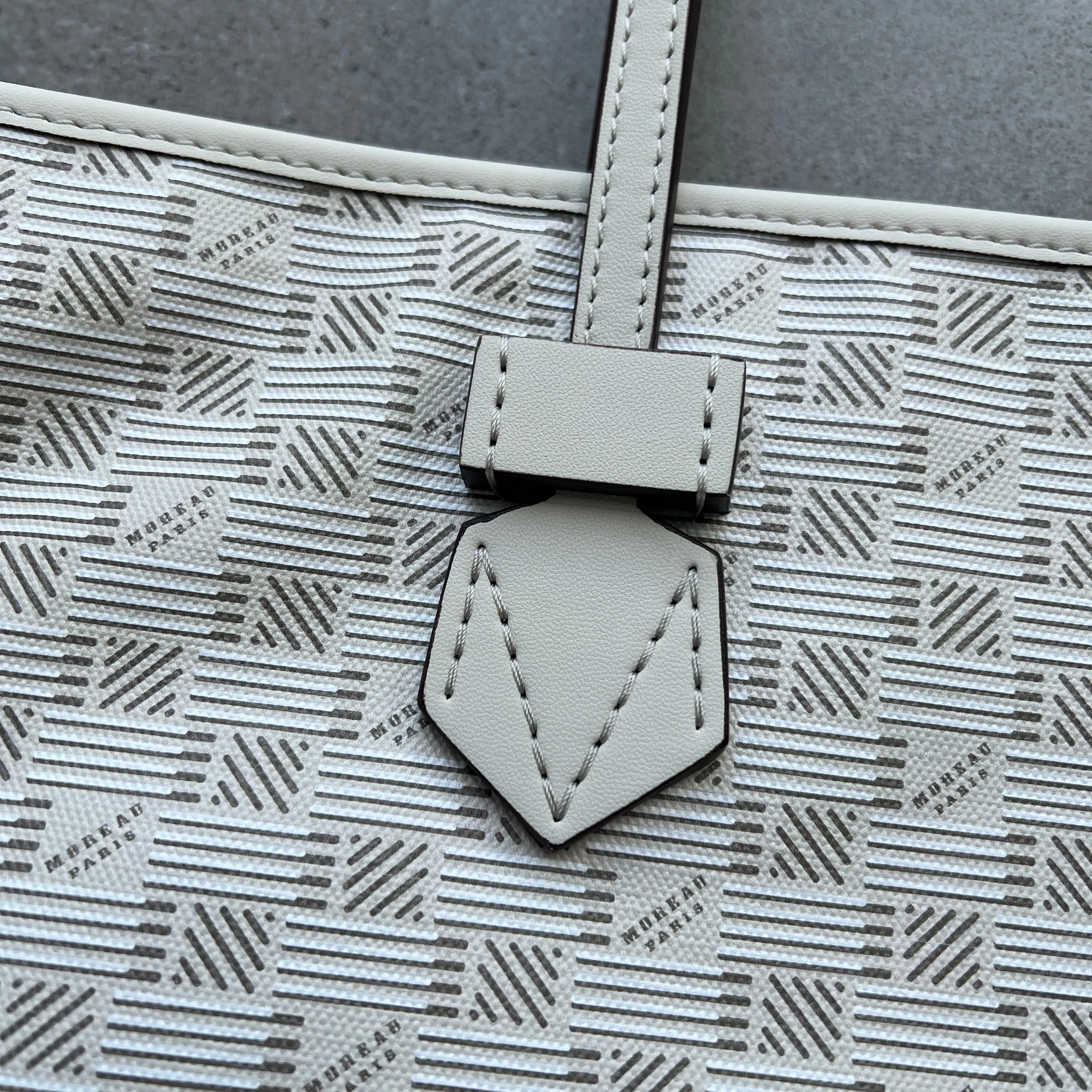 Sac Saint Tropez Zip Tote GM, Champagne Moreau