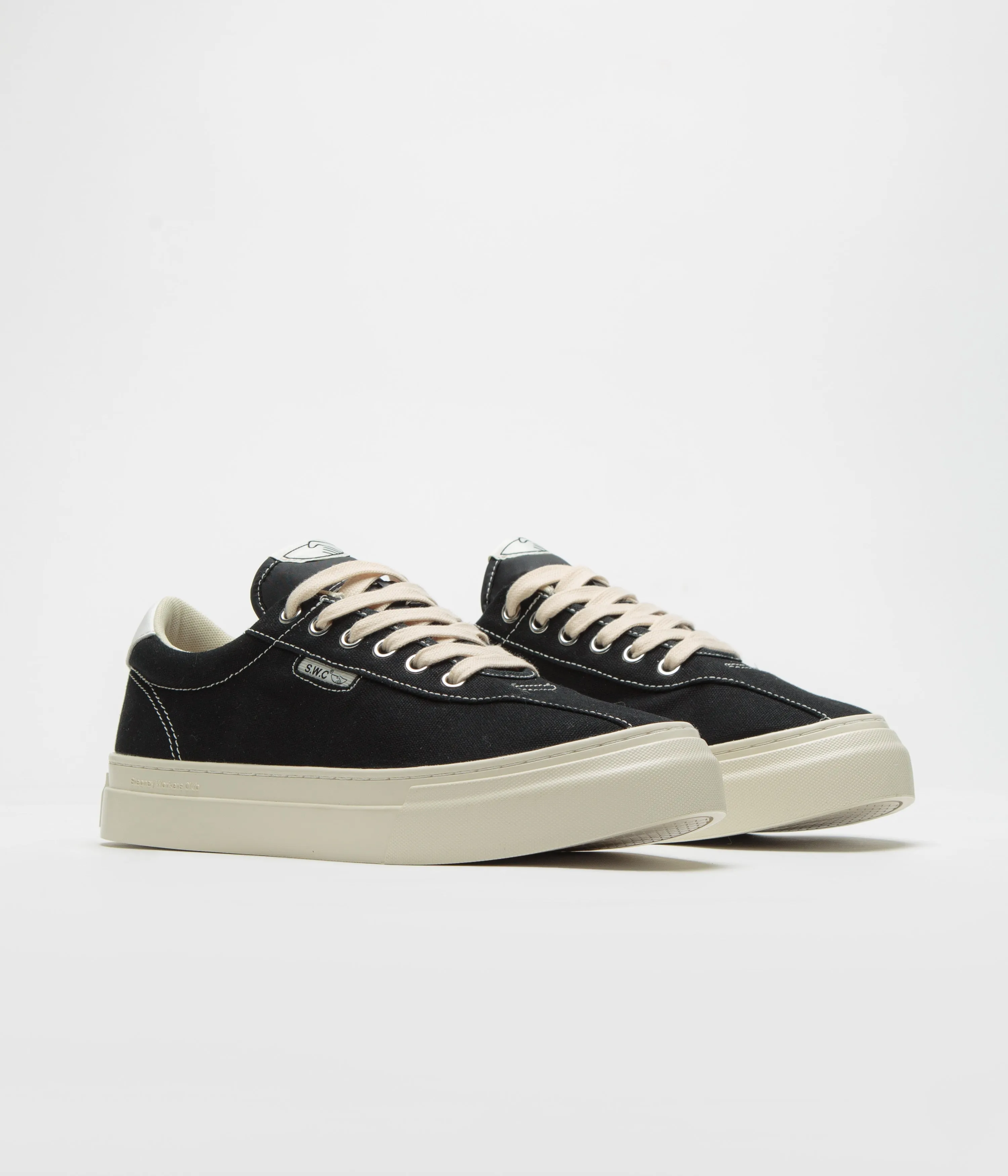 Chaussures en toile Dellow 02 Cup de Stepney Workers Club - Chaussures Stepney Workers Club noires