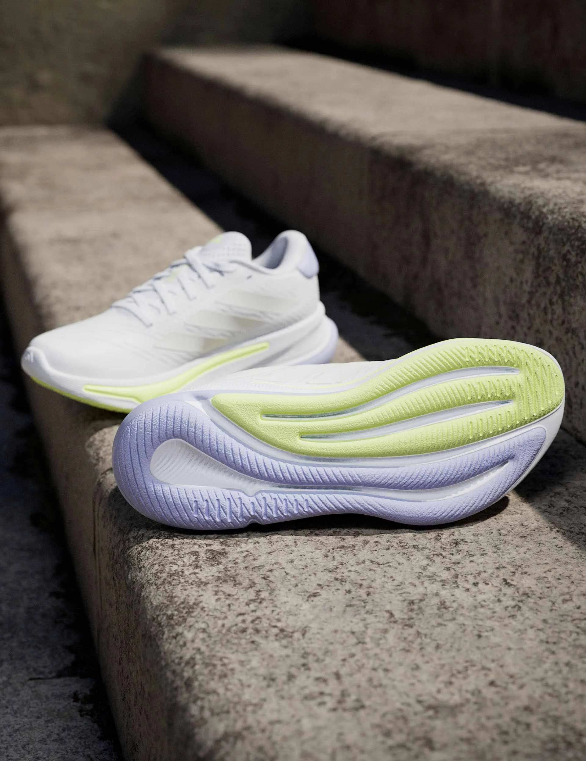 Supernova Ease Shoes - Blanc Nuage/Métal Zéro/Ton Violet