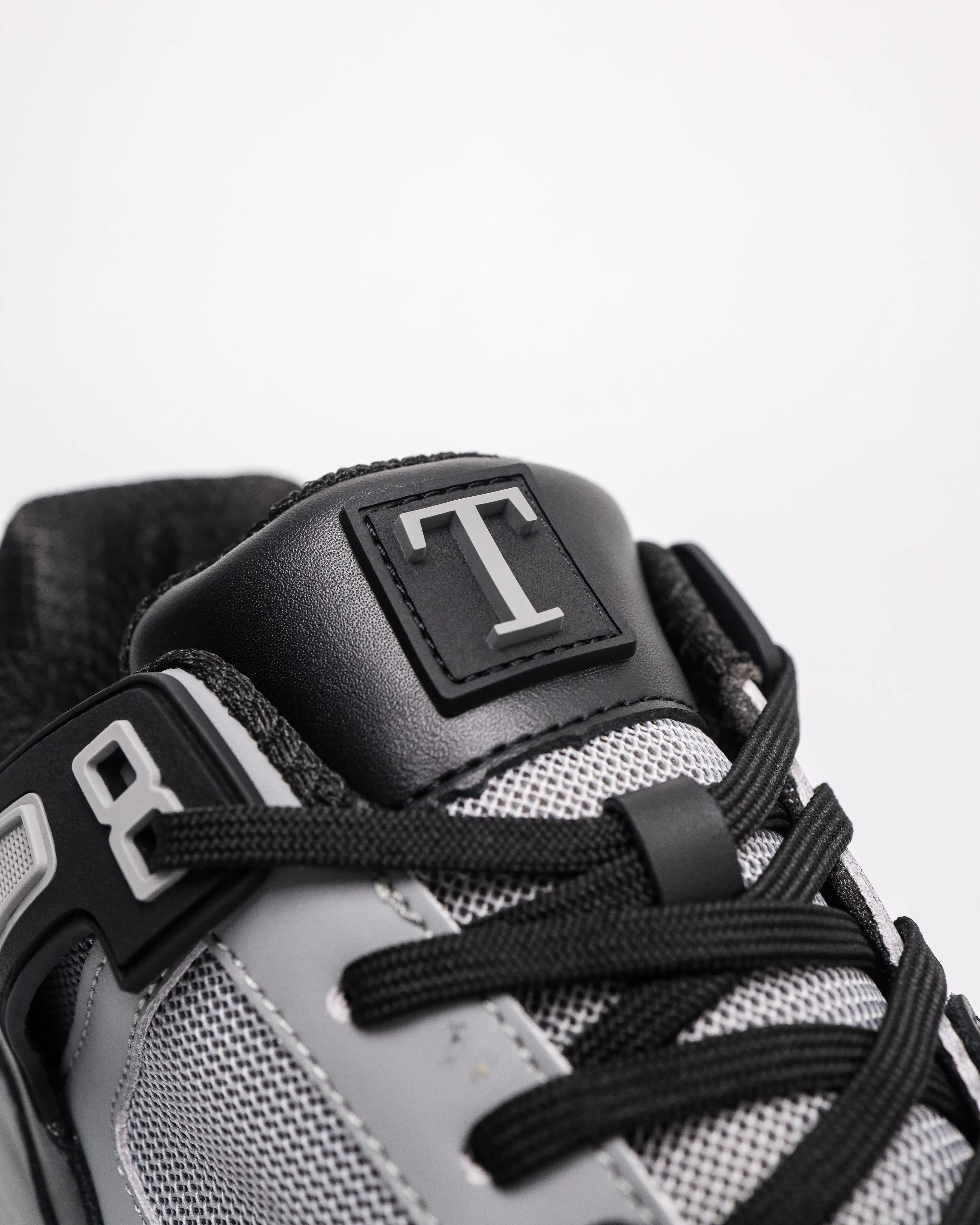 Tomaz TBB022 Chaussures de Sport Chromatic Homme Momentum