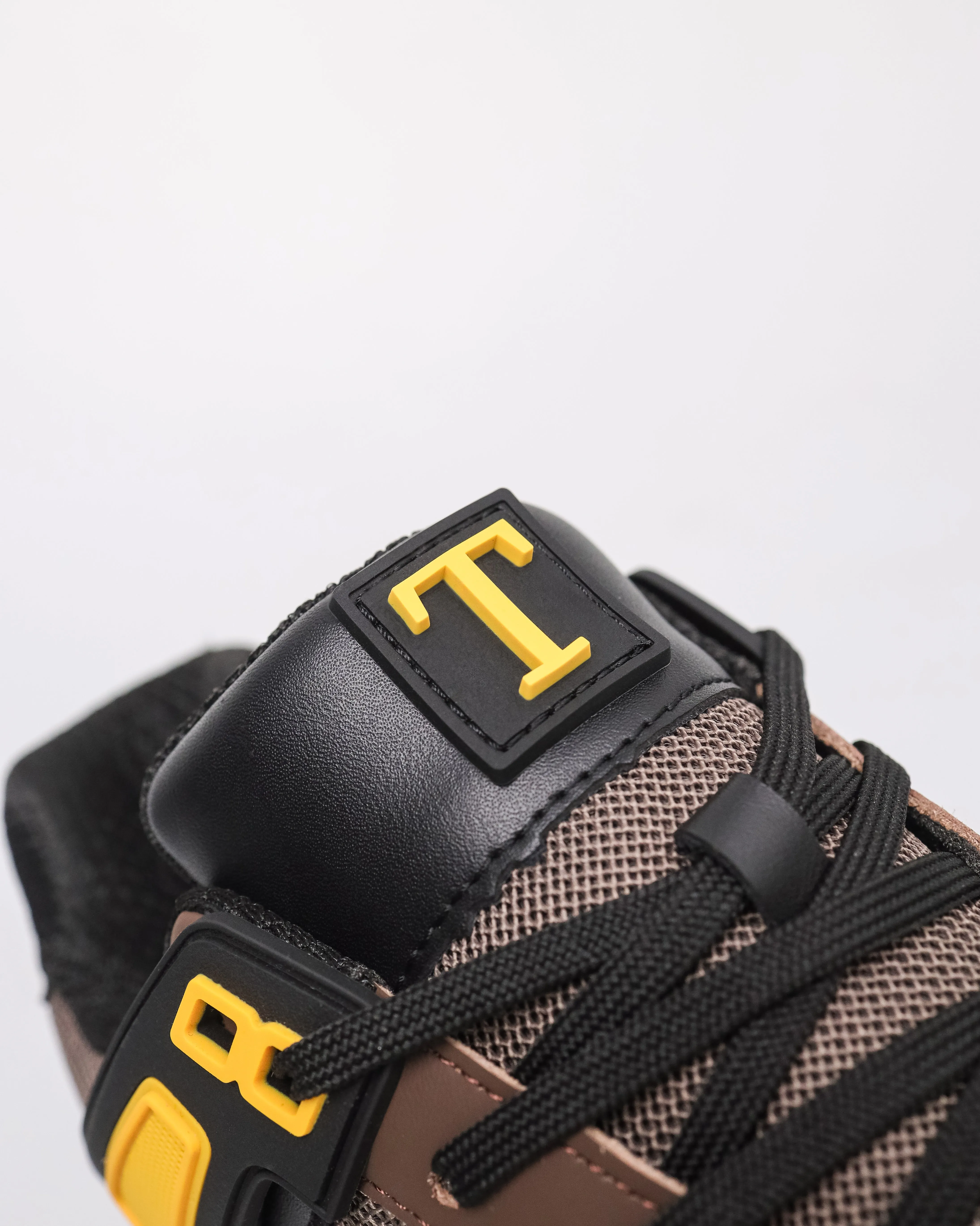 Tomaz TBB022 Chaussures de Sport Chromatic Homme Momentum