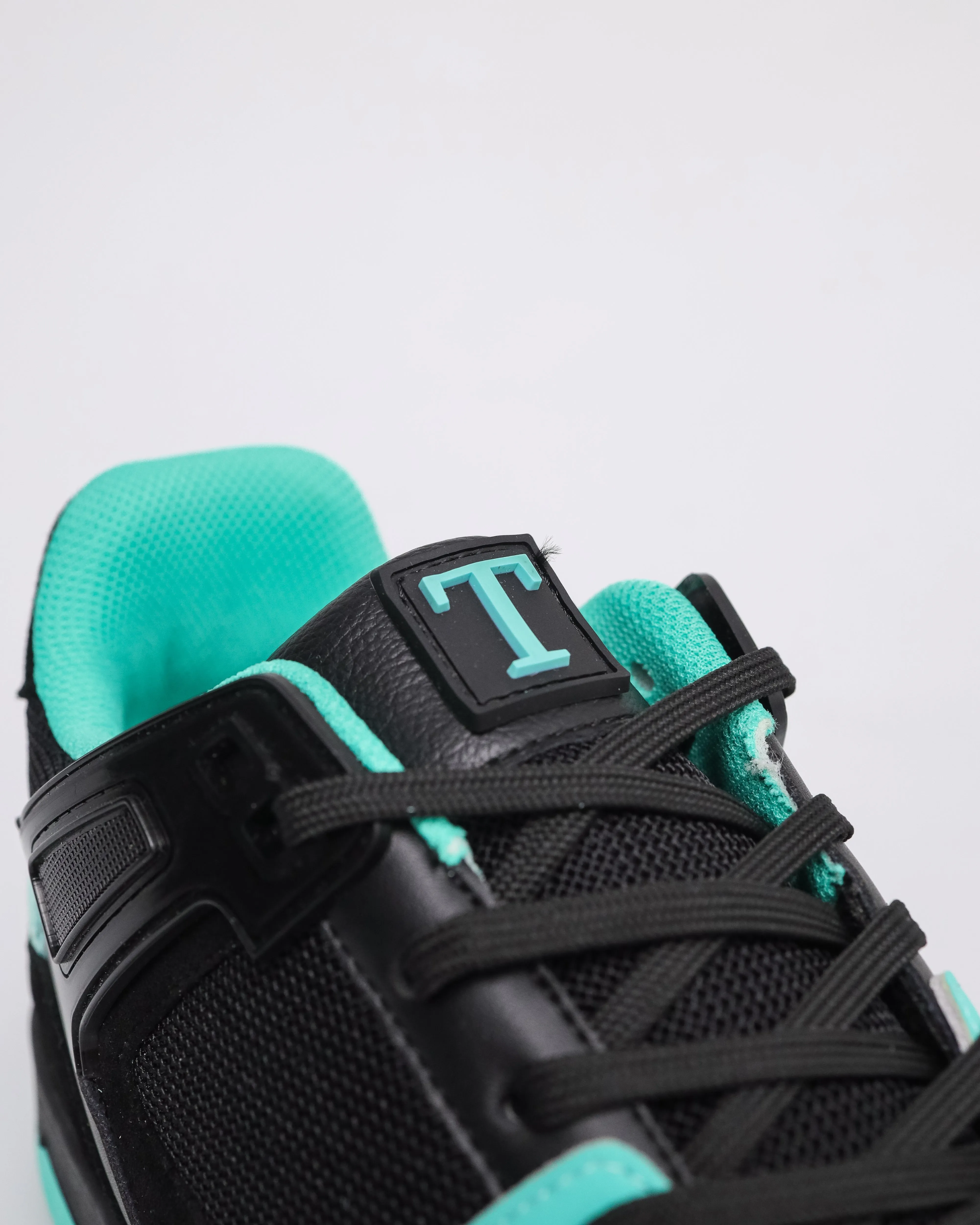 Tomaz TBB022 Chaussures de Sport Chromatic Homme Momentum
