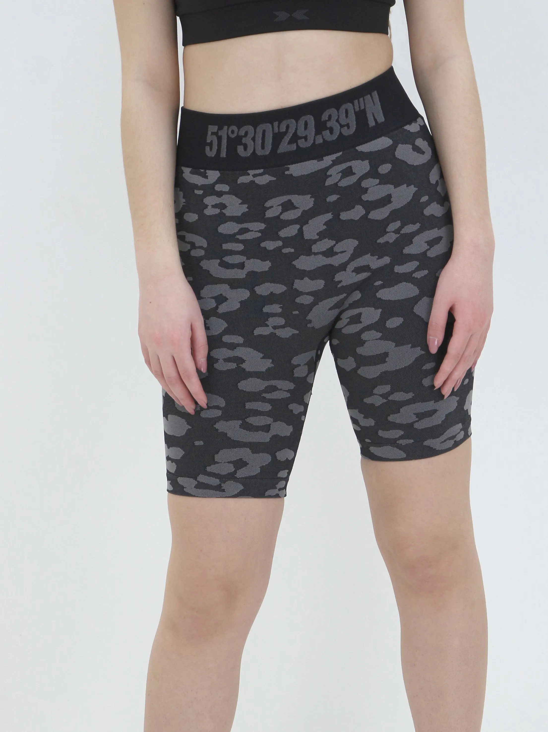 Short de vélo imprimé tigre pour femme, gris foncé