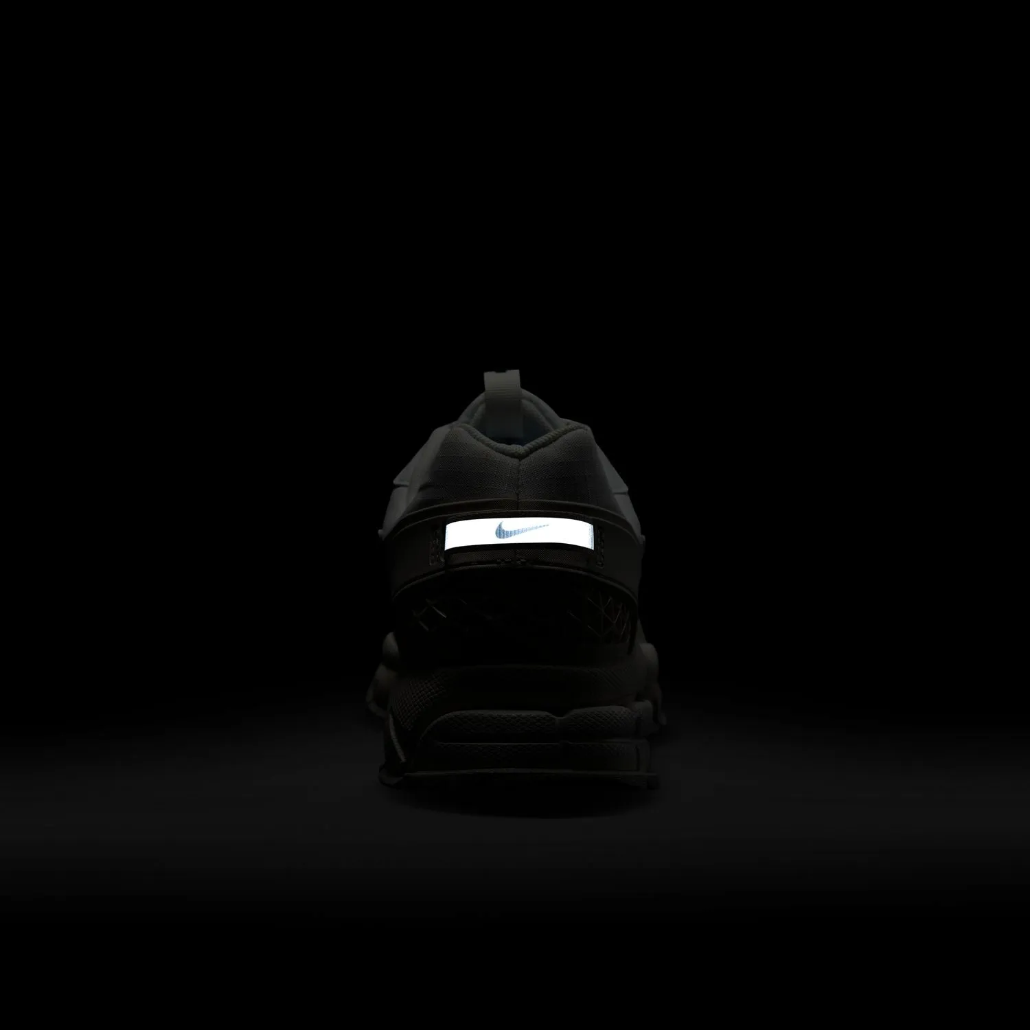 Zoom Vomero Roam 'Blanc Summit'