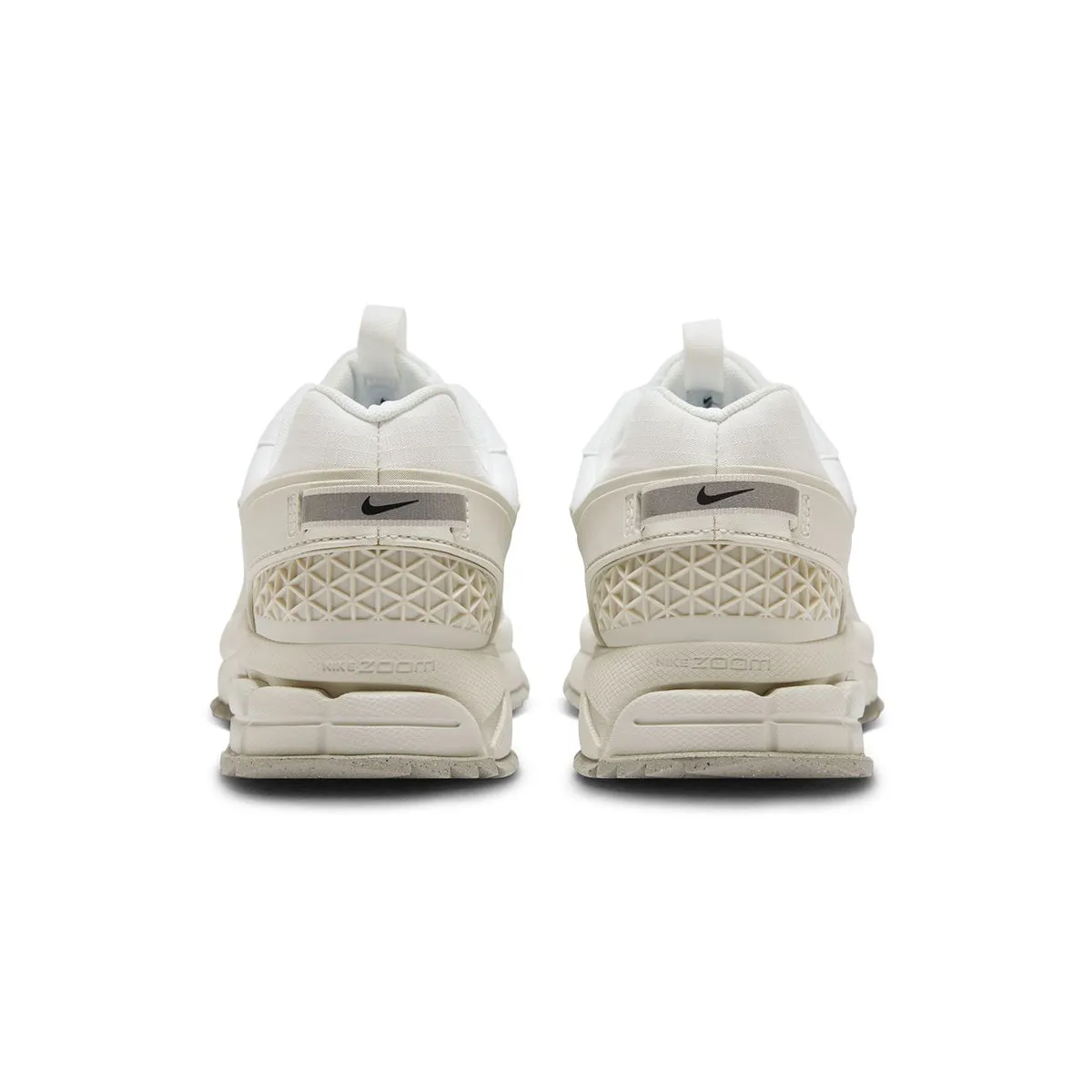 Zoom Vomero Roam 'Blanc Summit'