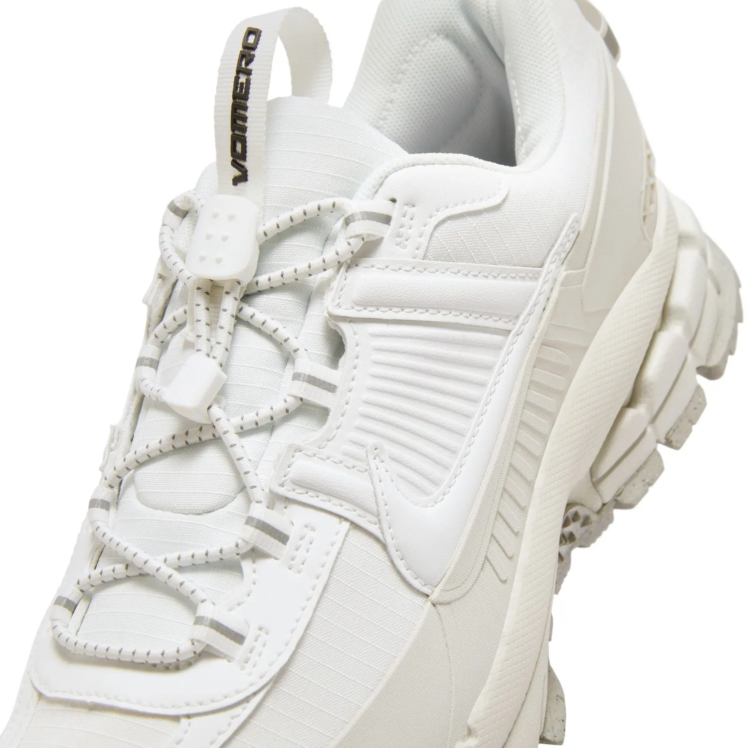 Zoom Vomero Roam 'Blanc Summit'